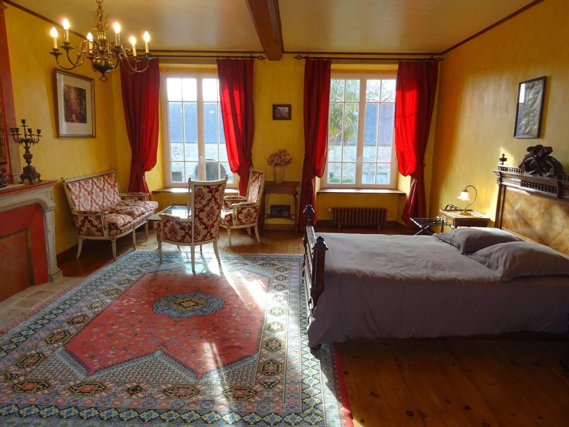 Manoir De Savigny Bed & Breakfast Valognes Exterior photo