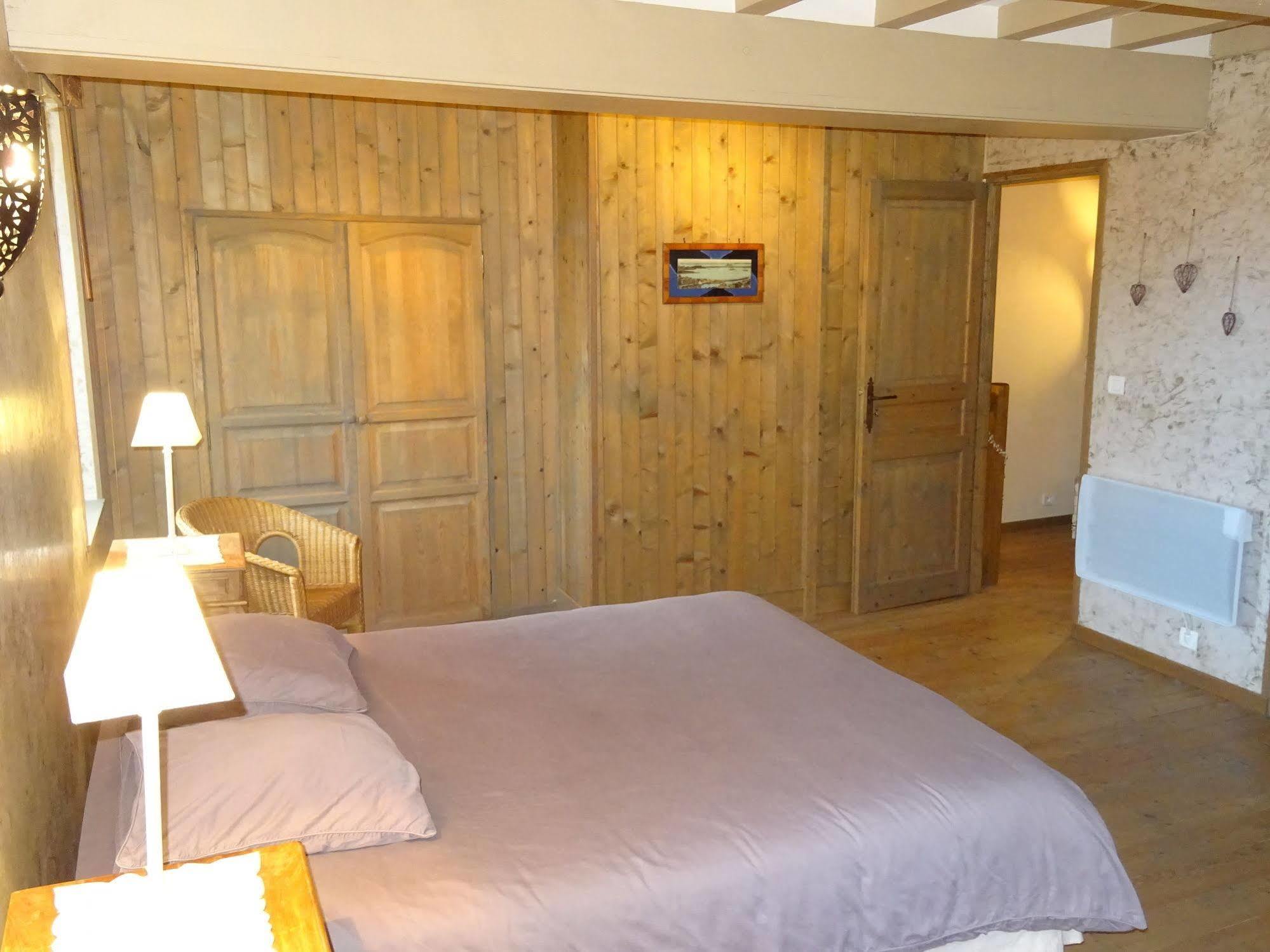 Manoir De Savigny Bed & Breakfast Valognes Exterior photo