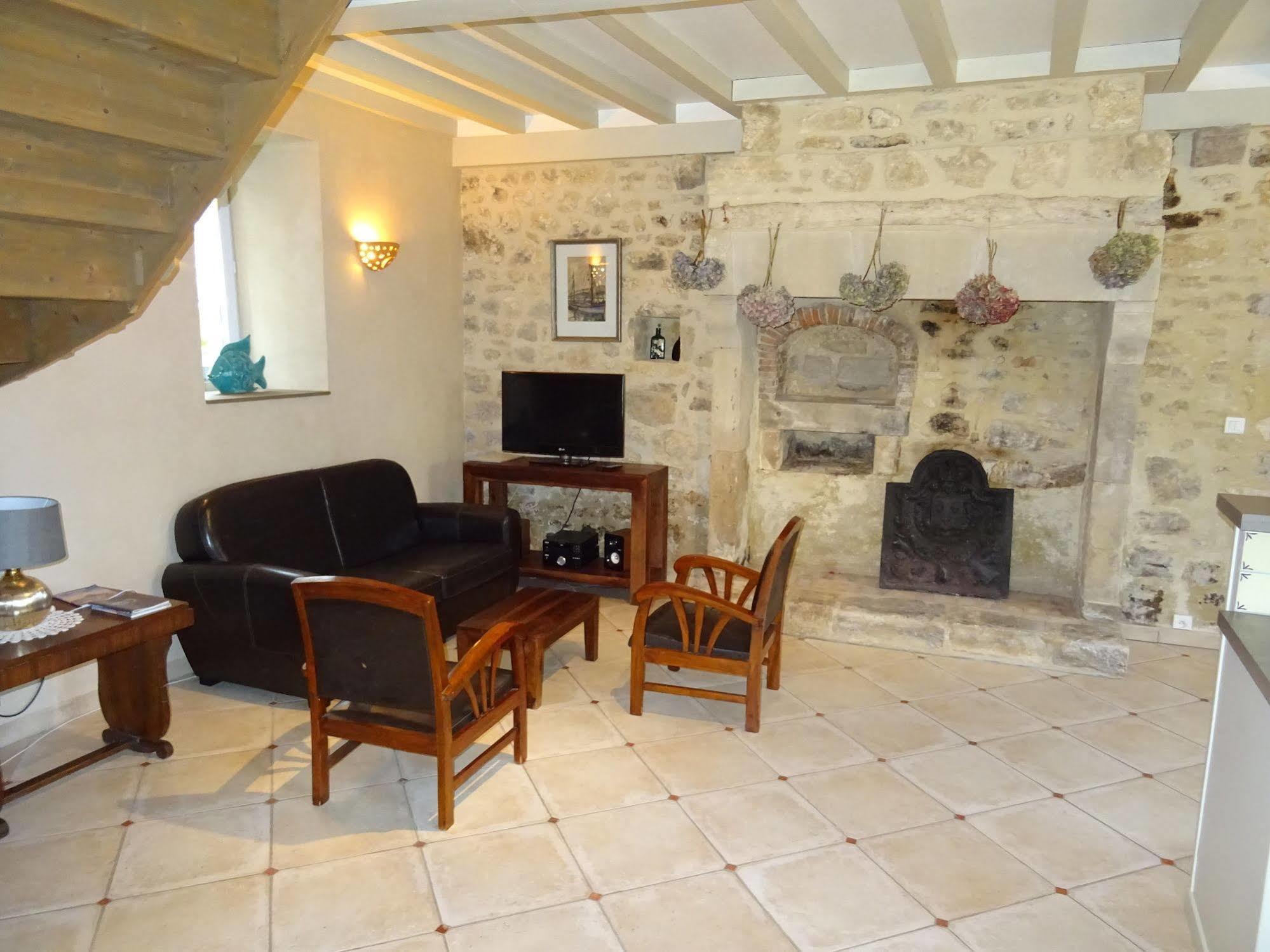 Manoir De Savigny Bed & Breakfast Valognes Exterior photo